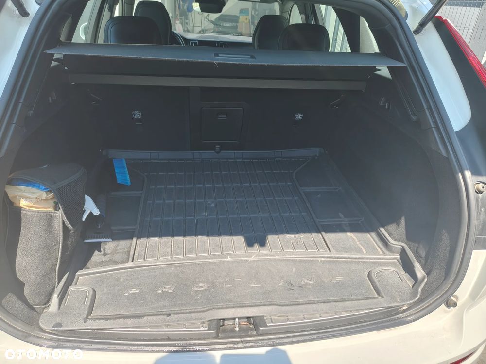 Volvo XC 60 D3 R-Design - 10