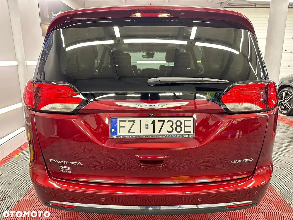 Chrysler Pacifica - 5