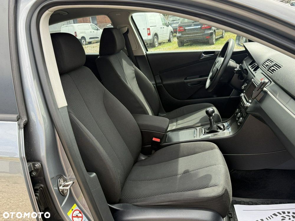 Volkswagen Passat - 26