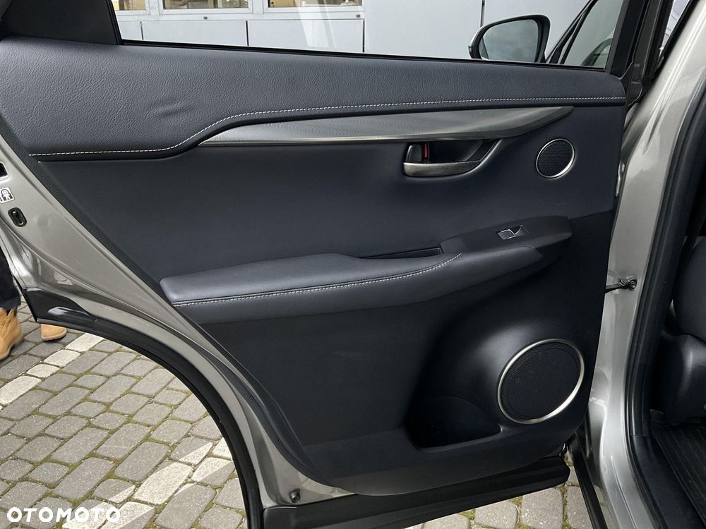 Lexus NX 300h Comfort AWD - 29