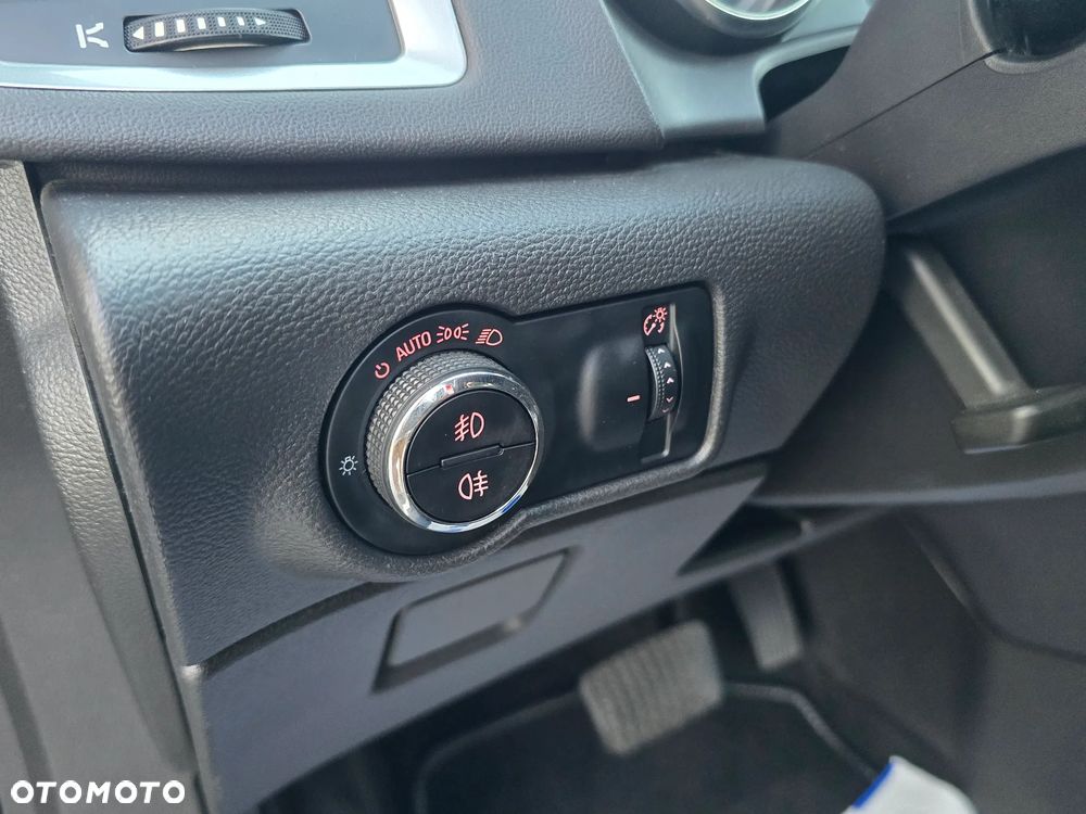 Opel Astra 2.0 CDTI Cosmo - 28