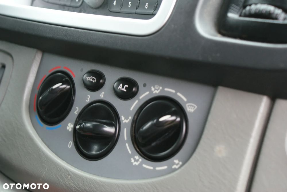 Renault Trafic - 10