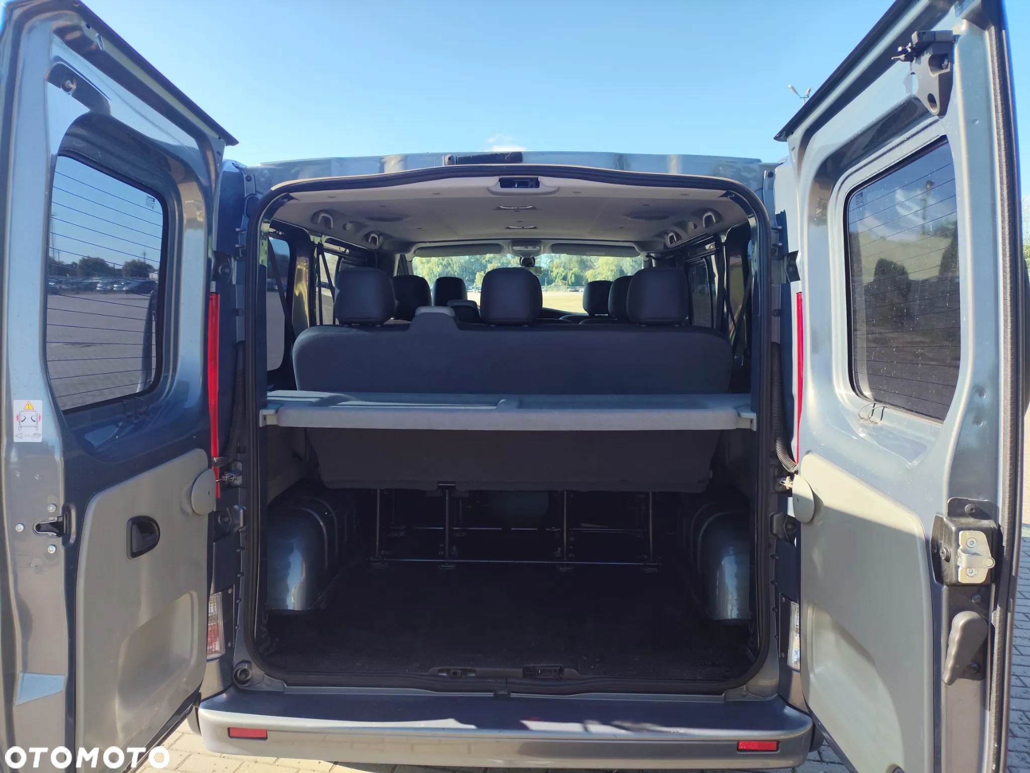 Renault Trafic 2.0 dCi 115 Passenger Expression - 11