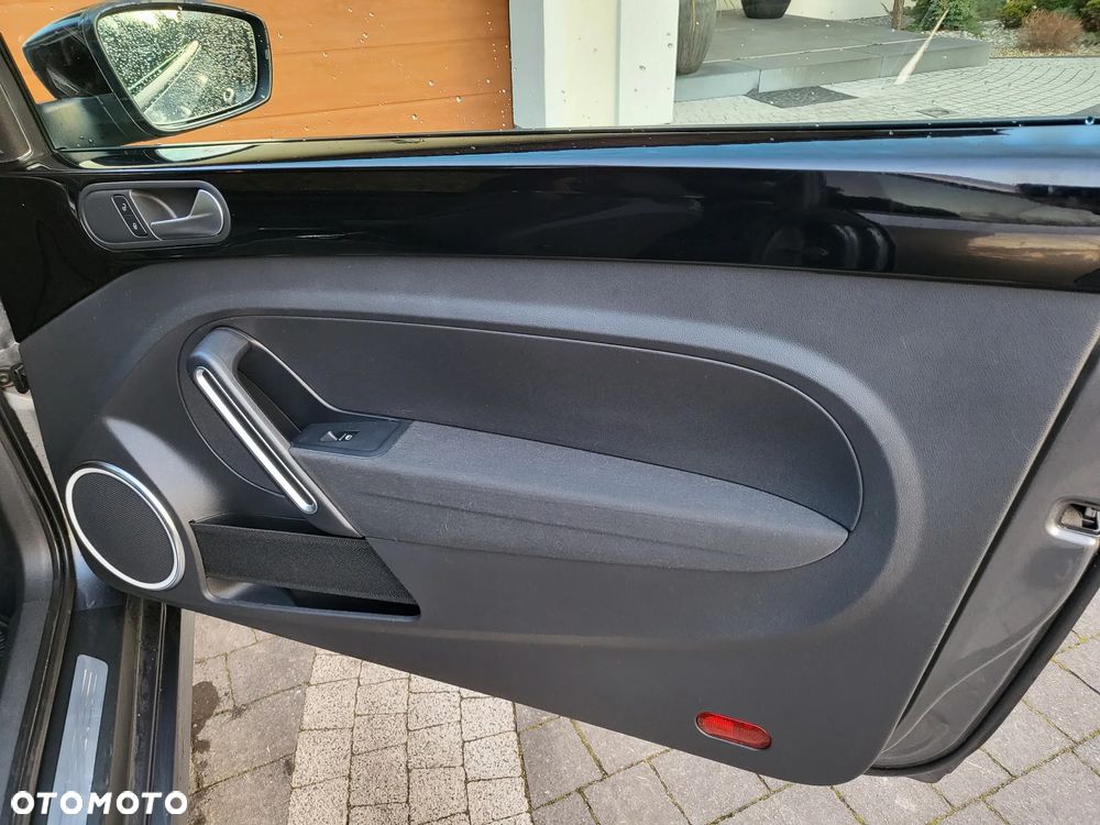 Volkswagen New Beetle - 6