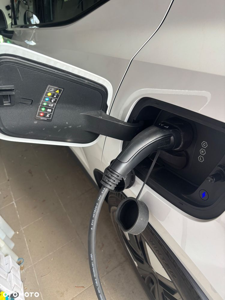Volvo EX30 51kWh Single Motor Plus - 13