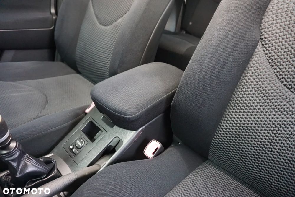 Toyota RAV4 2.2 D-4D 4x4 - 34