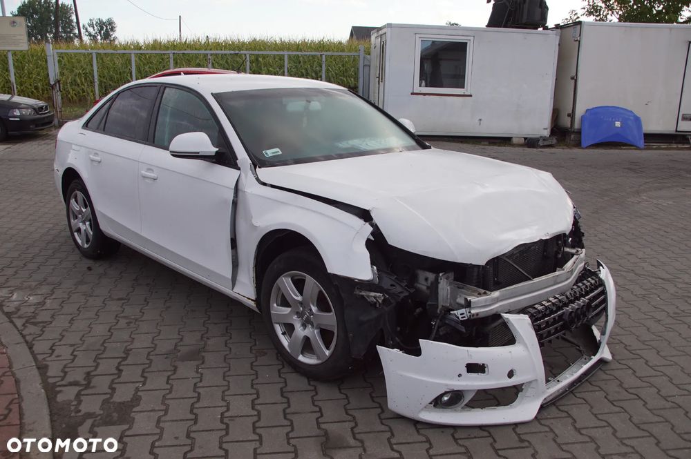 Auto na części - Audi A4 B8 2.0 TDI 143KM CAGA KXP LY9C 2009R Silnik Skrzynia Drzwi Szyba Klapa Zderzak Błotnik Lusterko Sterownik Moduł Czujnik Deska Kokpit Licznik Wyświetlacz Kierownica - 3