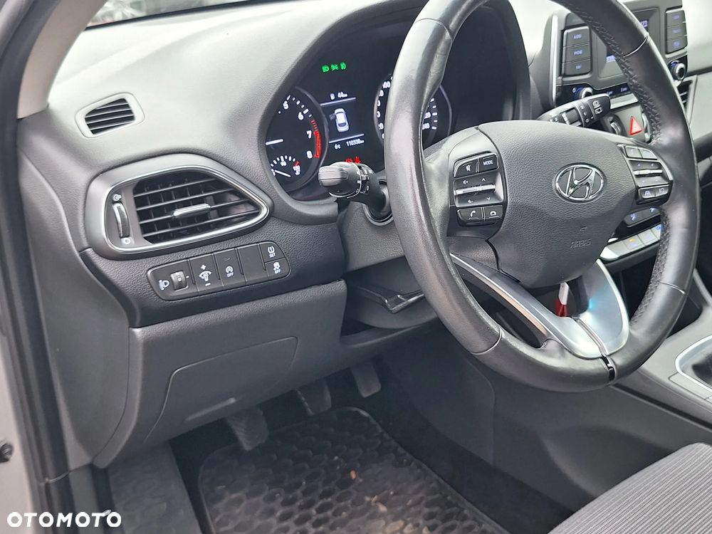 Hyundai i30 1.5 DPI Classic + - 12