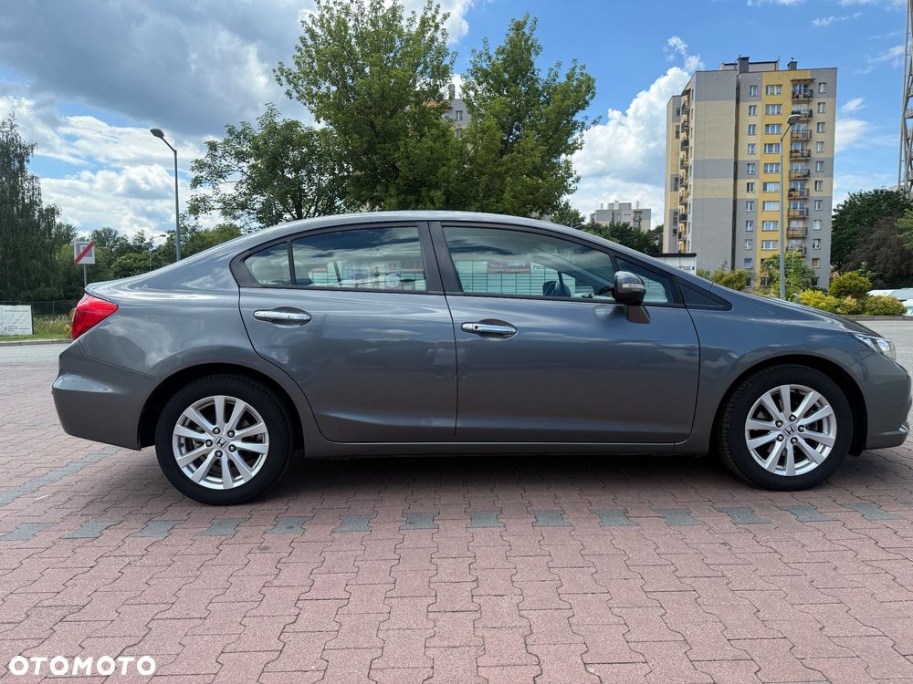 Honda Civic 1.8 Executive - 28