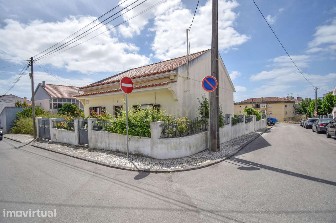 Moradia Isolada T3 com Sótão e Garagem – Quinta das Dálias, Famões - Grande imagem: 4/33