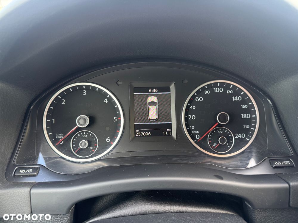 Volkswagen Tiguan 2.0 TDI DPF 4Motion BlueMotion Technology DSG Cup Sport & Style - 15