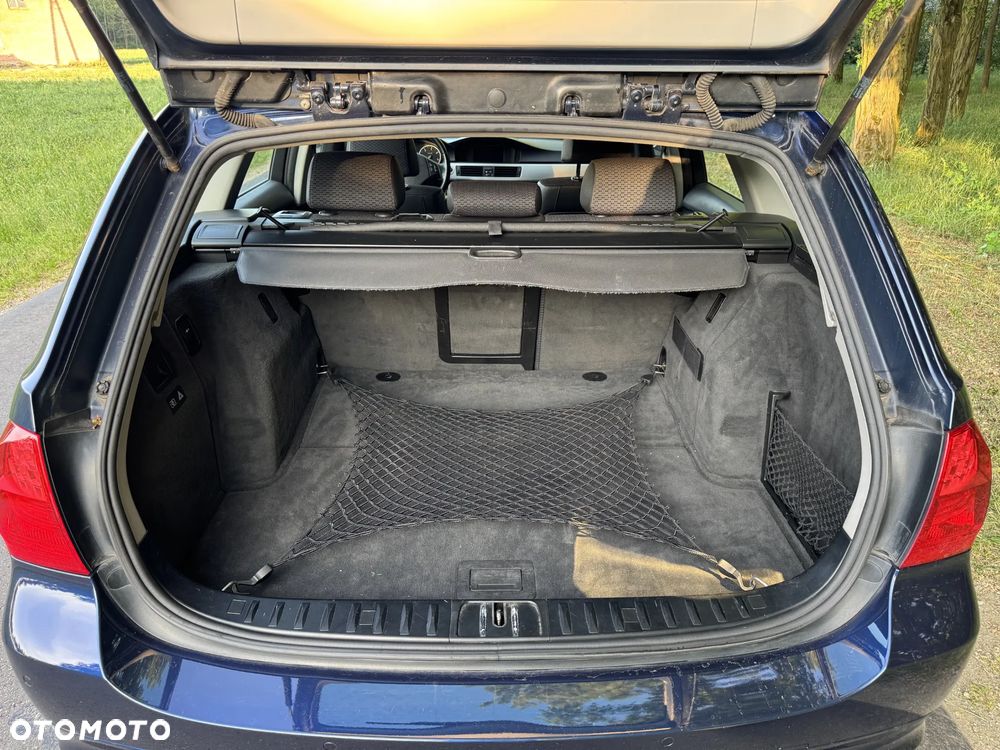 BMW Seria 3 325d - 9
