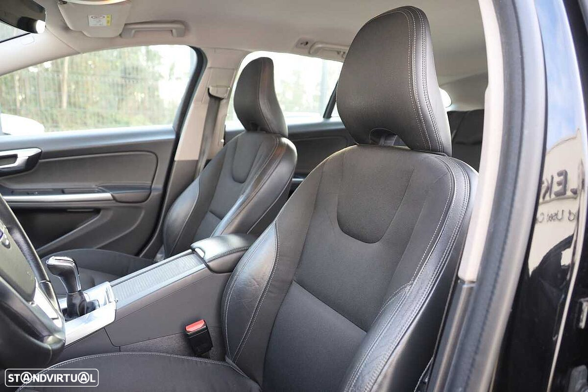 Volvo V60 2.0 D2 Momentum - 5
