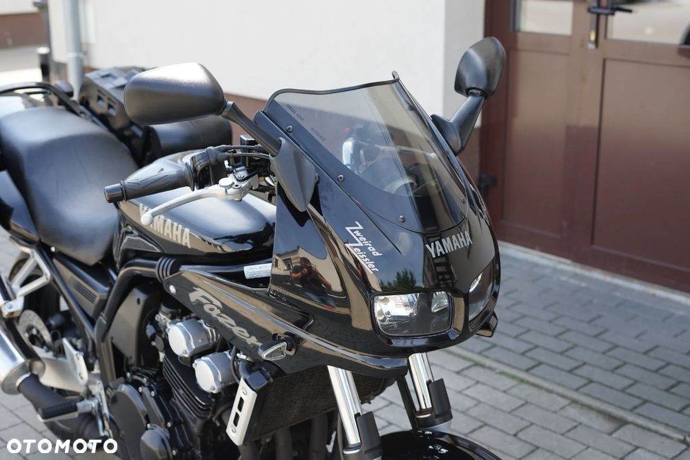 Yamaha FZS - 13