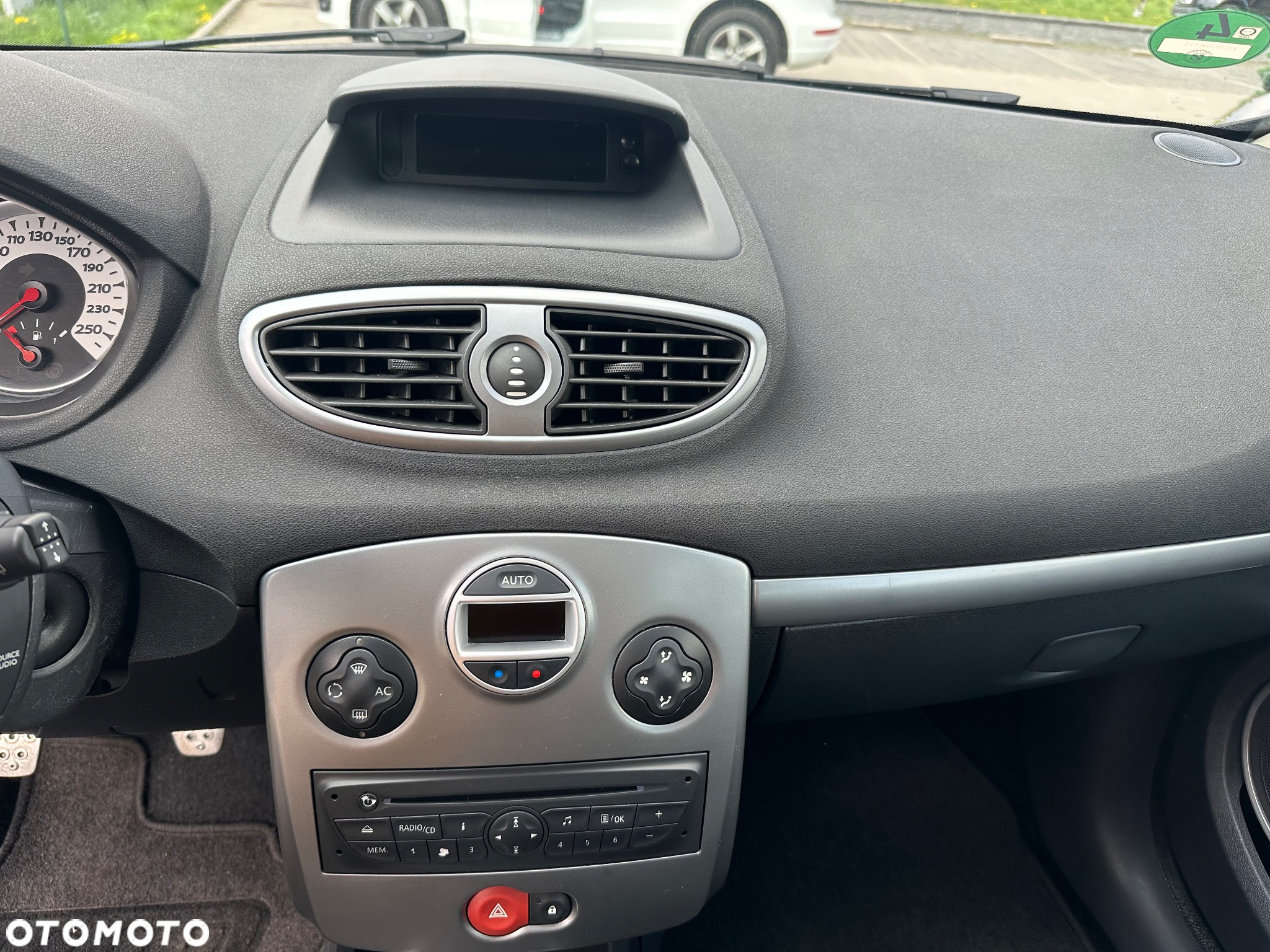Renault Clio 1.6 16V GT - 11