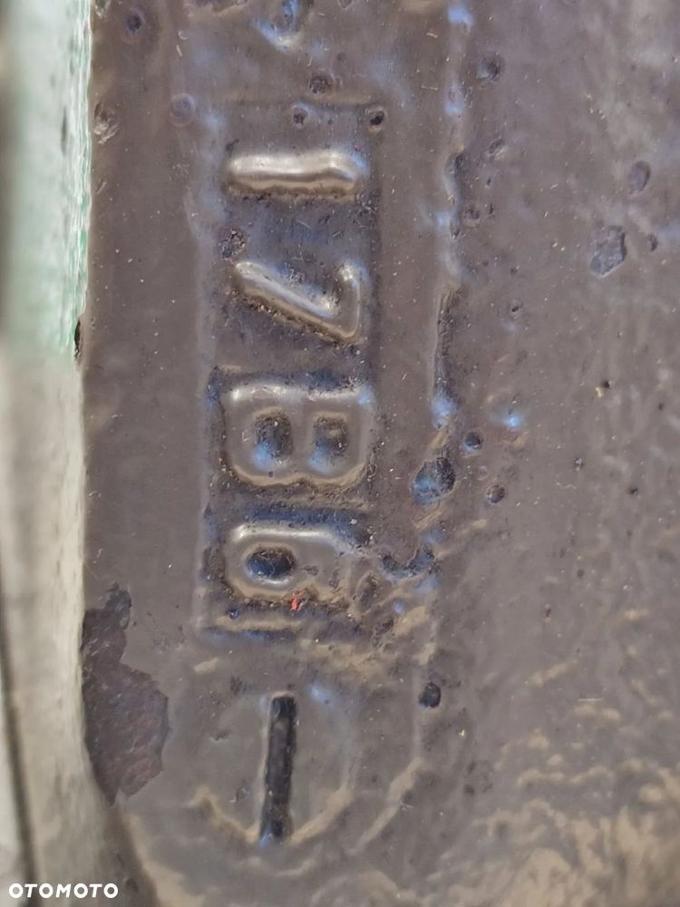 Zwolnica zwrotnica 18911 piasta półoś CLAAS CELTIS 456 RX - 14