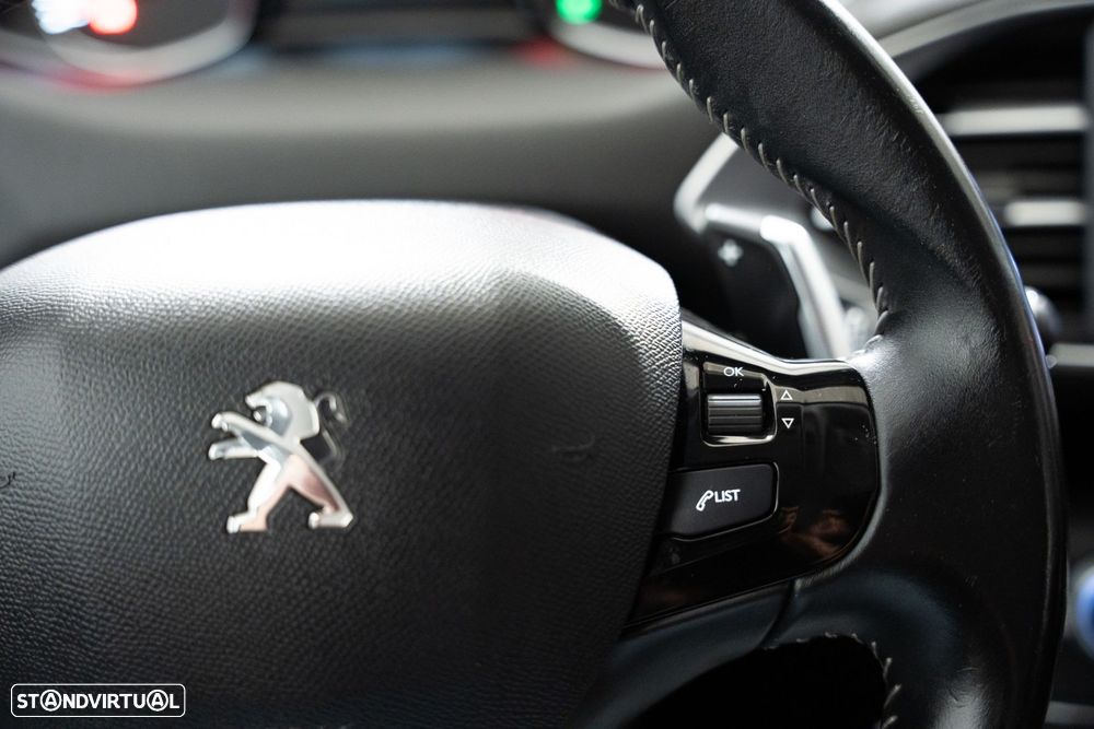 Peugeot 308 1.2 PureTech Allure EAT8 - 20