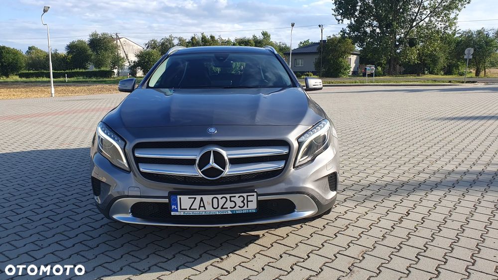 Mercedes-Benz GLA 180 UrbanStyle Edition - 8