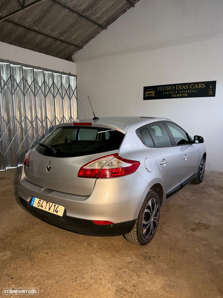 Renault Mégane 1.5 dCi Dynamique - 5