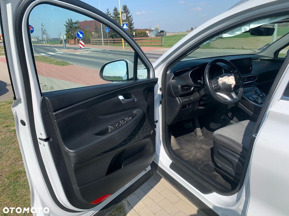 Hyundai Santa Fe ver-1-6-t--gdi-hev-executive - 26