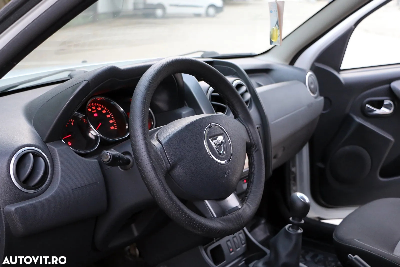 Dacia Duster 1.5 dCi 4x2 Laureate - 5