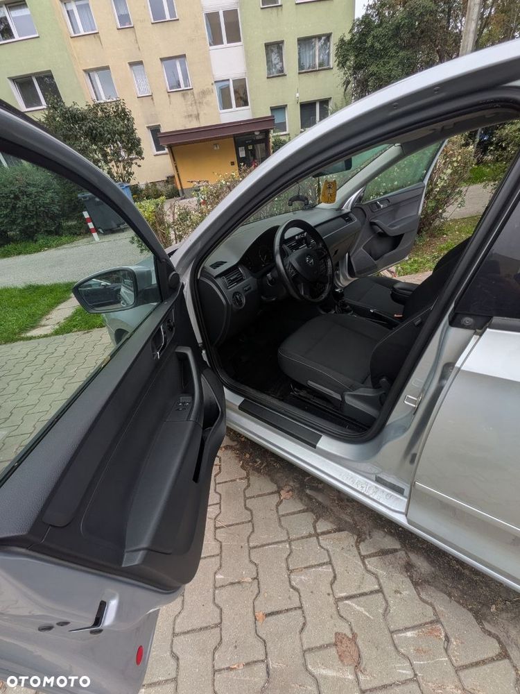 Skoda RAPID 1.2 TSI Ambition - 11