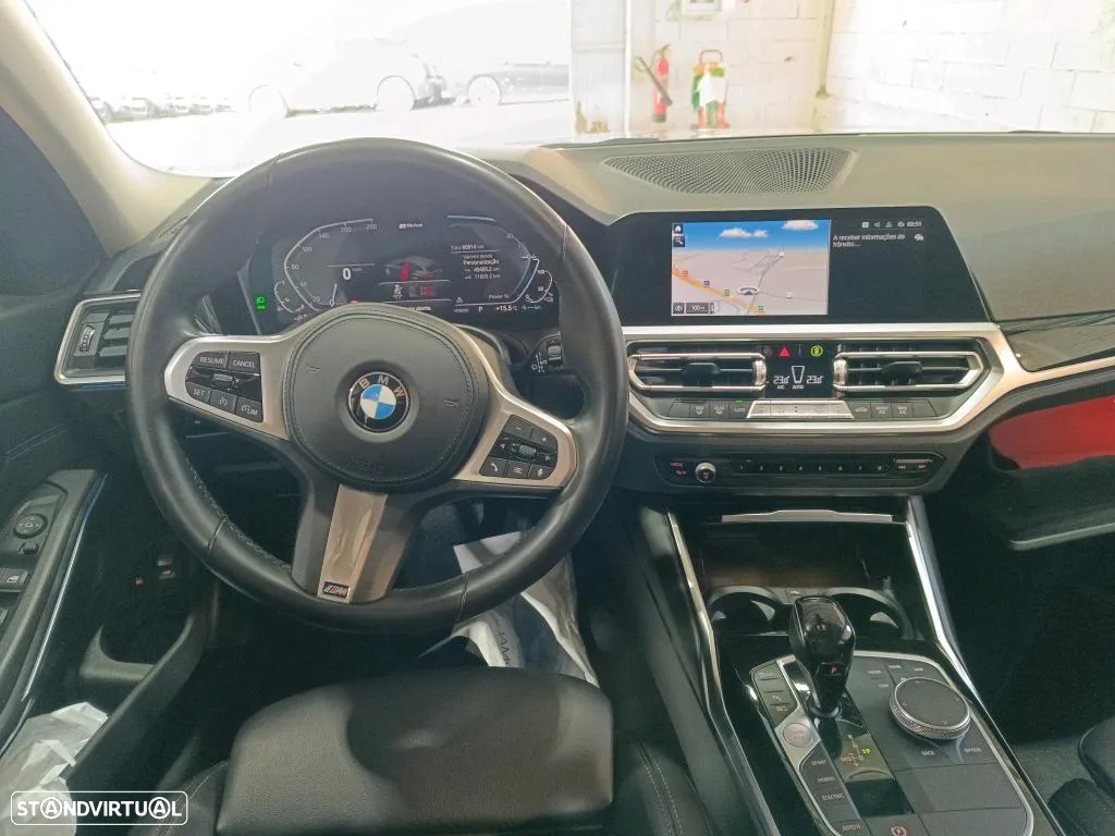 BMW 330 e Touring Auto - 6