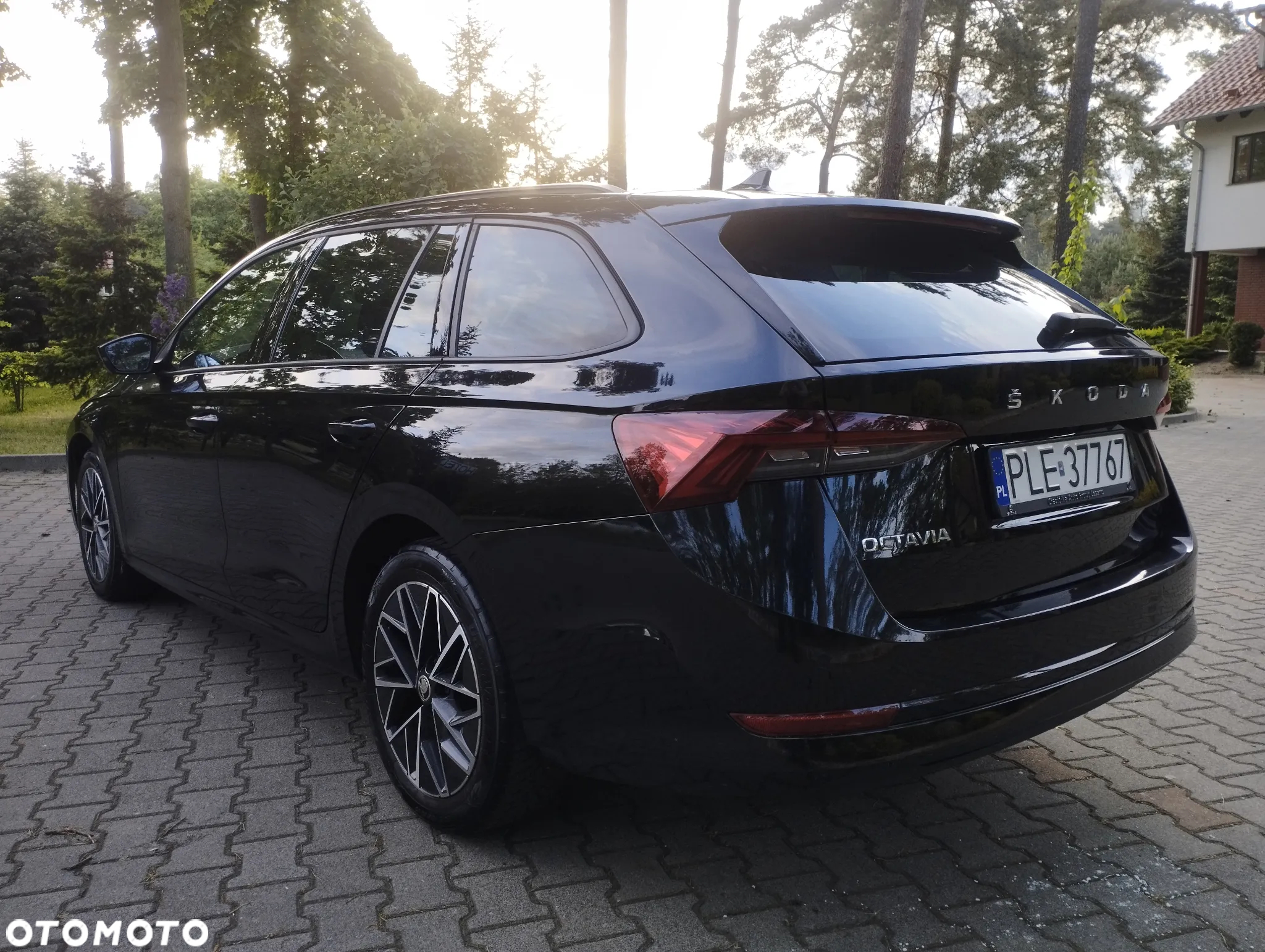 Skoda Octavia 2.0 TDI DSG Ambition - 4