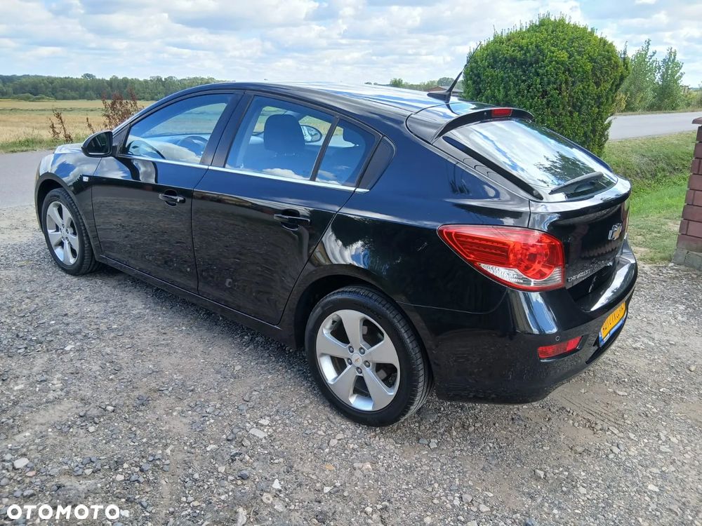 Chevrolet Cruze 1.8 LTZ - 12