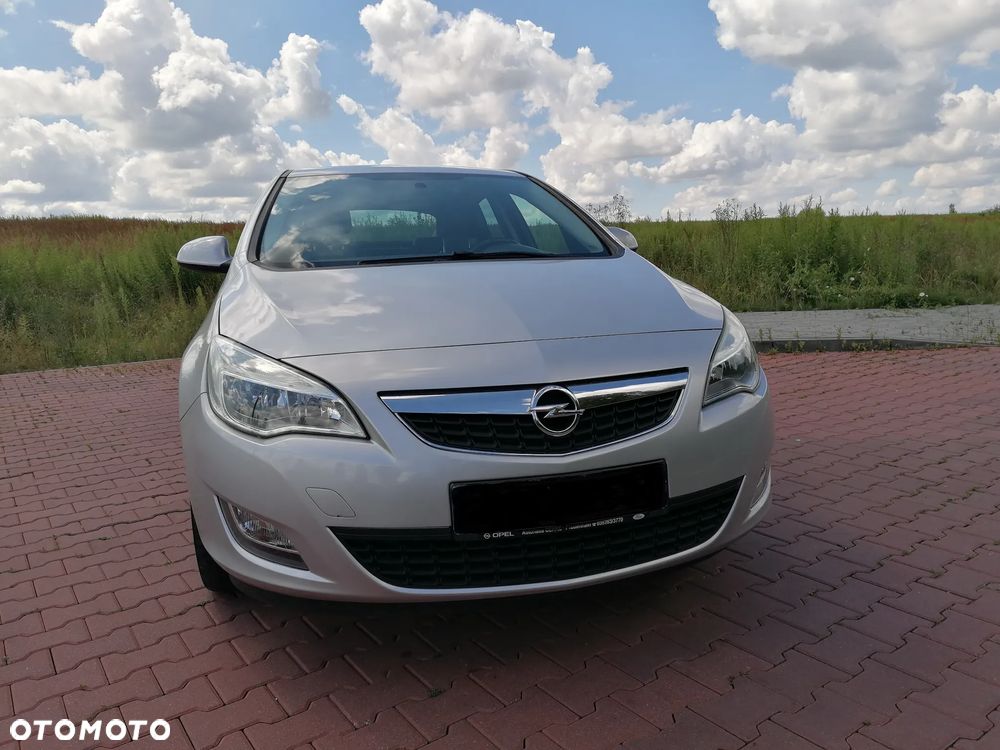 Opel Astra 1.4 Turbo 150 Jahre - 4