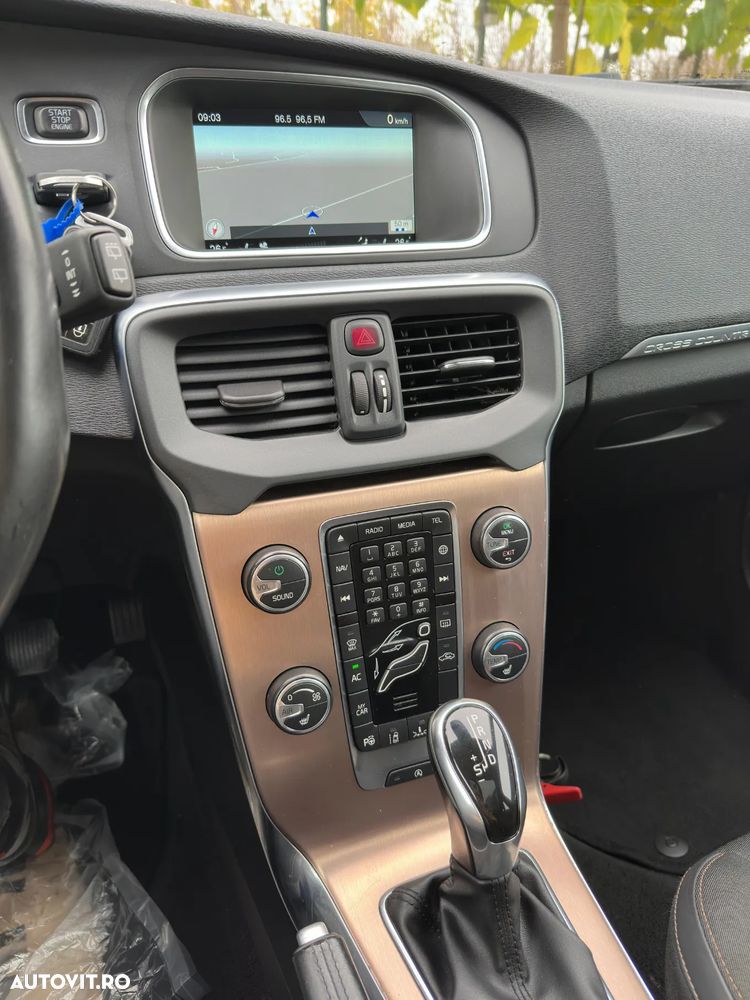 Volvo V40 Cross Country D2 Powershift Ocean Race - 13