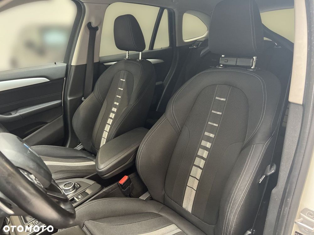 BMW X1 xDrive18d Sport Line - 14