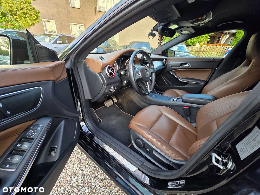 Mercedes-Benz CLA - 10
