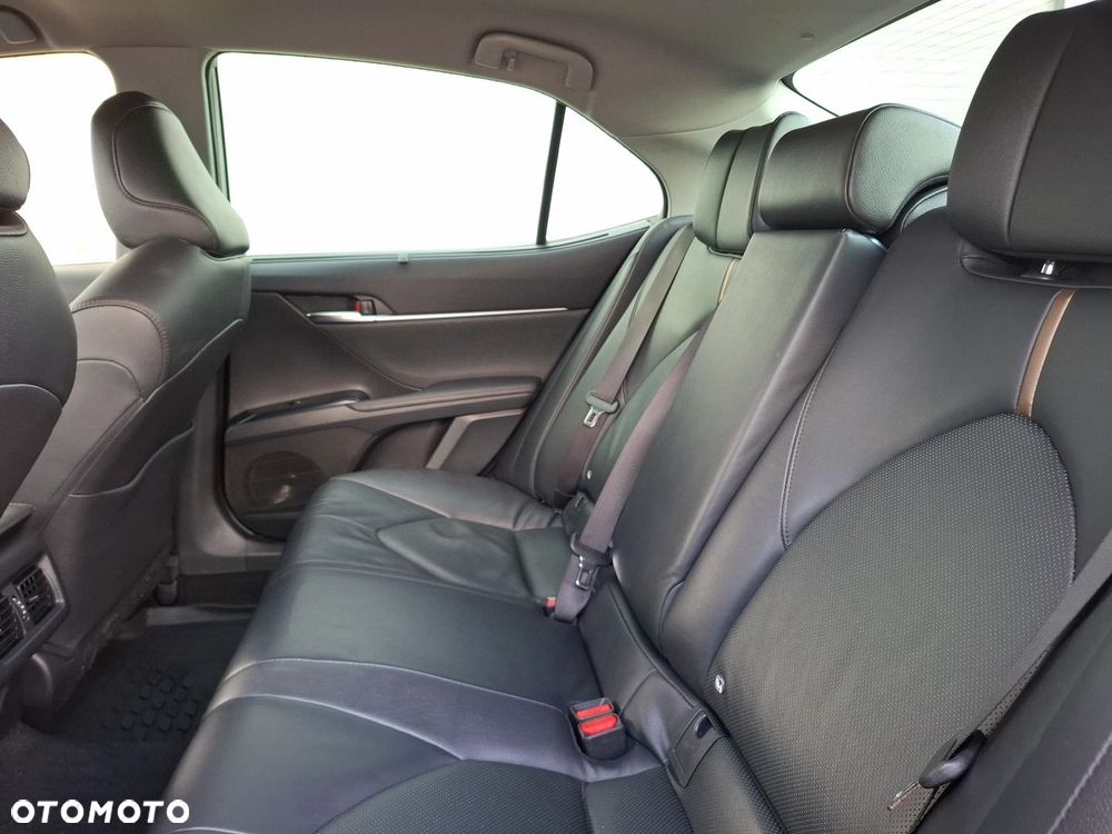 Toyota Camry 2.5 Hybrid Executive CVT - 10