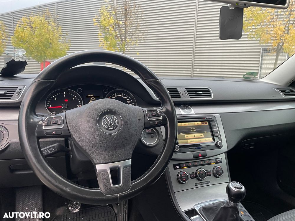 Volkswagen Passat Variant 2.0 TDI BlueMotion Technology Highline - 9