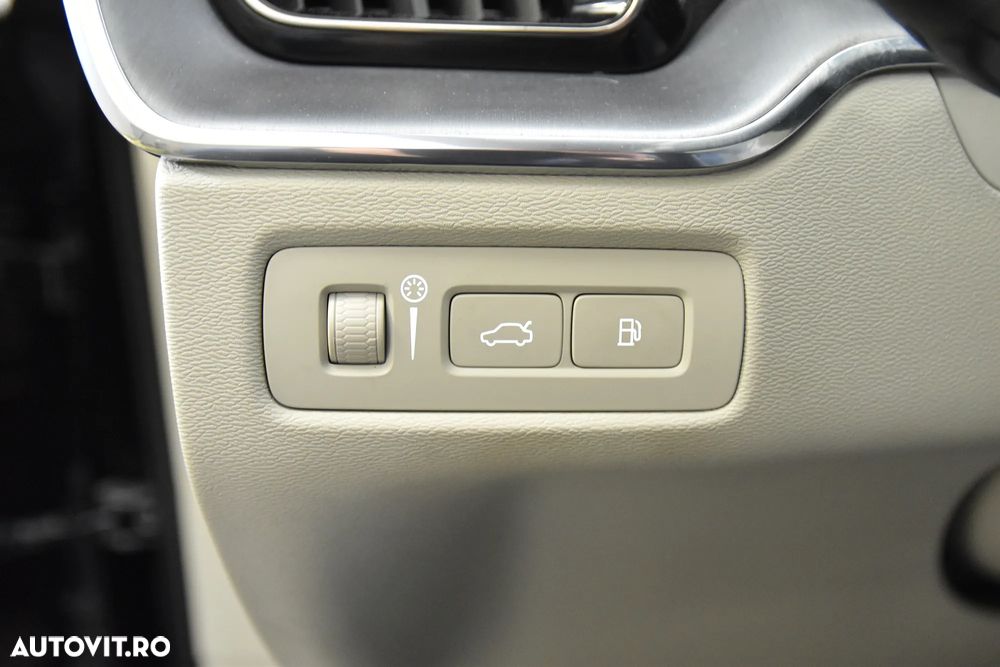 Volvo XC 60 T6 AWD Recharge Geartronic Inscription - 16