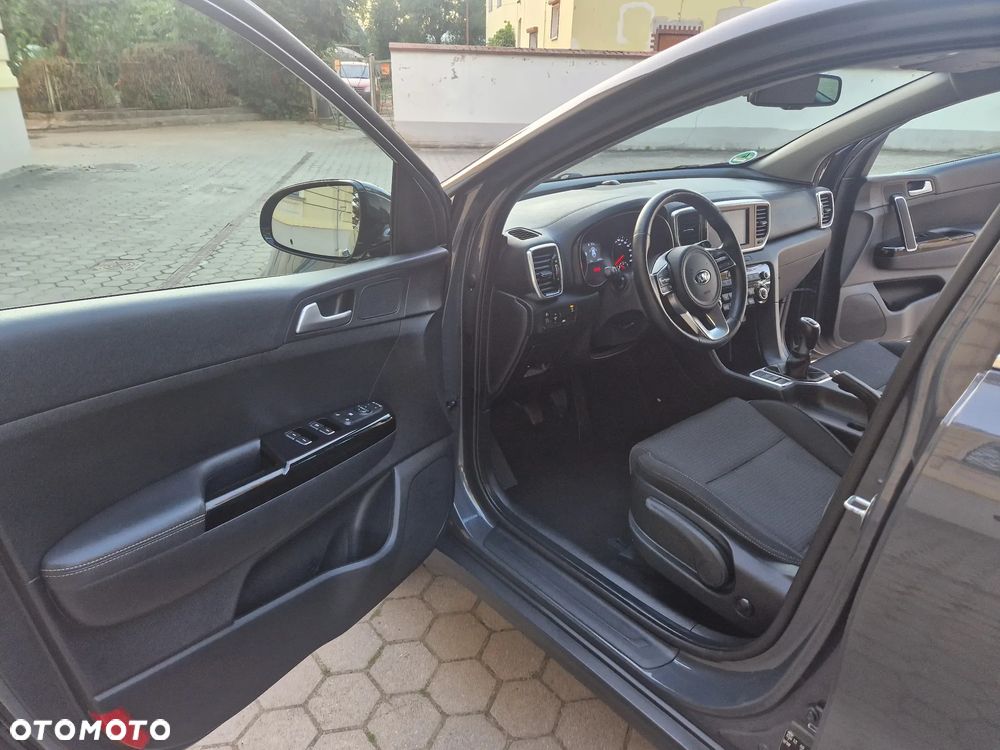Kia Sportage 1.6 GDI Black Edition 2WD - 32