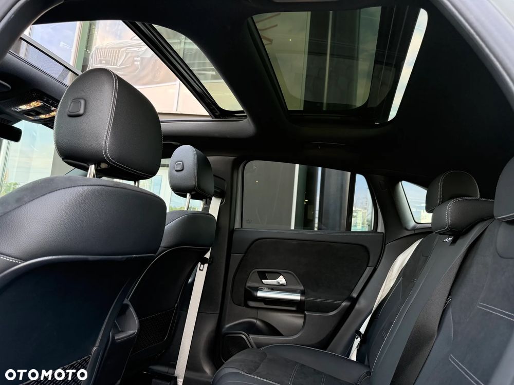 Mercedes-Benz GLA 200 AMG Line - 14