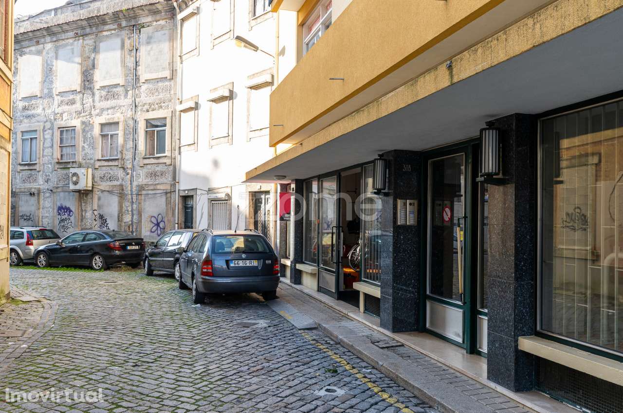Arrendamento de Espaço para comércio/industria Centro do Porto - Grande imagem: 2/57