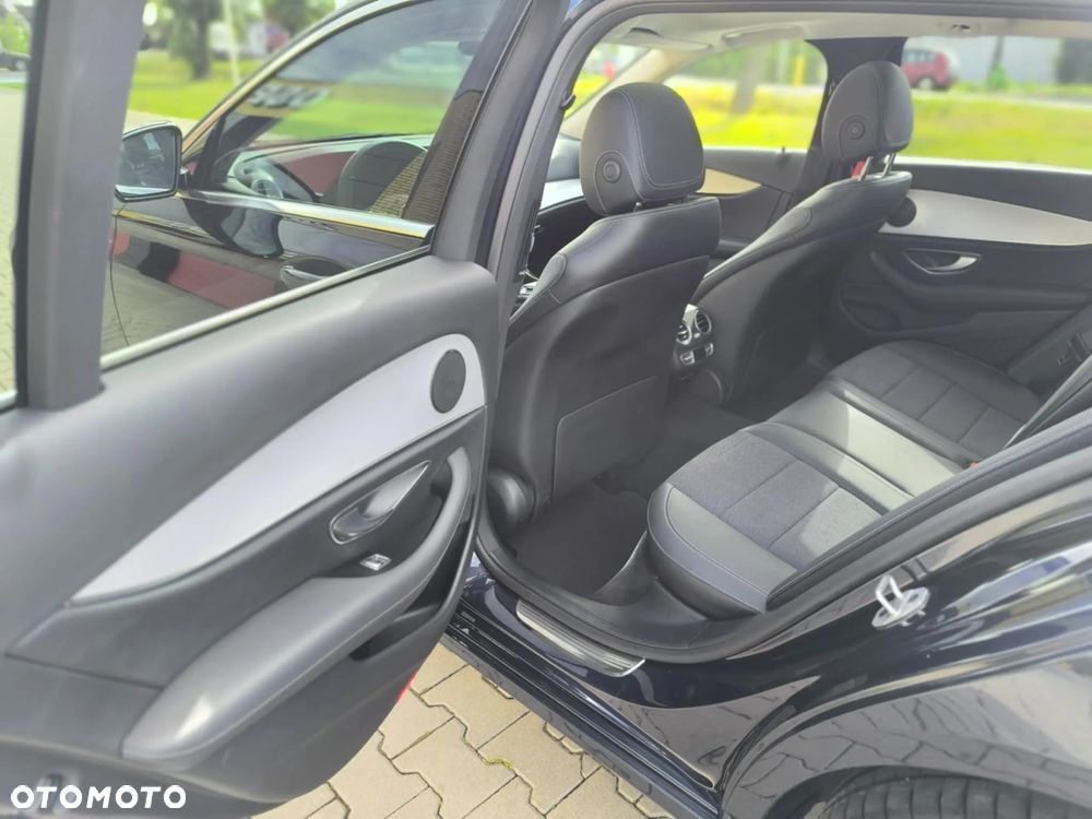 Mercedes-Benz Klasa E ver-300-de-4matic-t-9g--tronic-avantgarde - 15