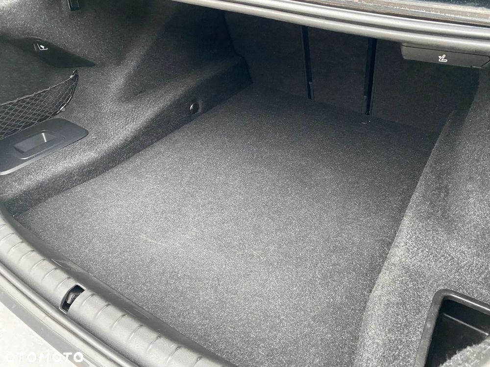 BMW Seria 5 520d Sport Line - 12