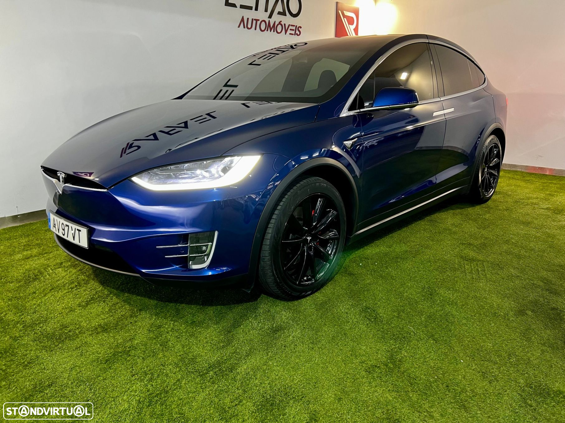 Tesla Model X 75D - 11