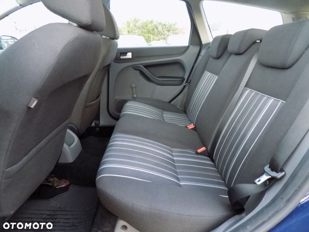 Ford Focus - 8