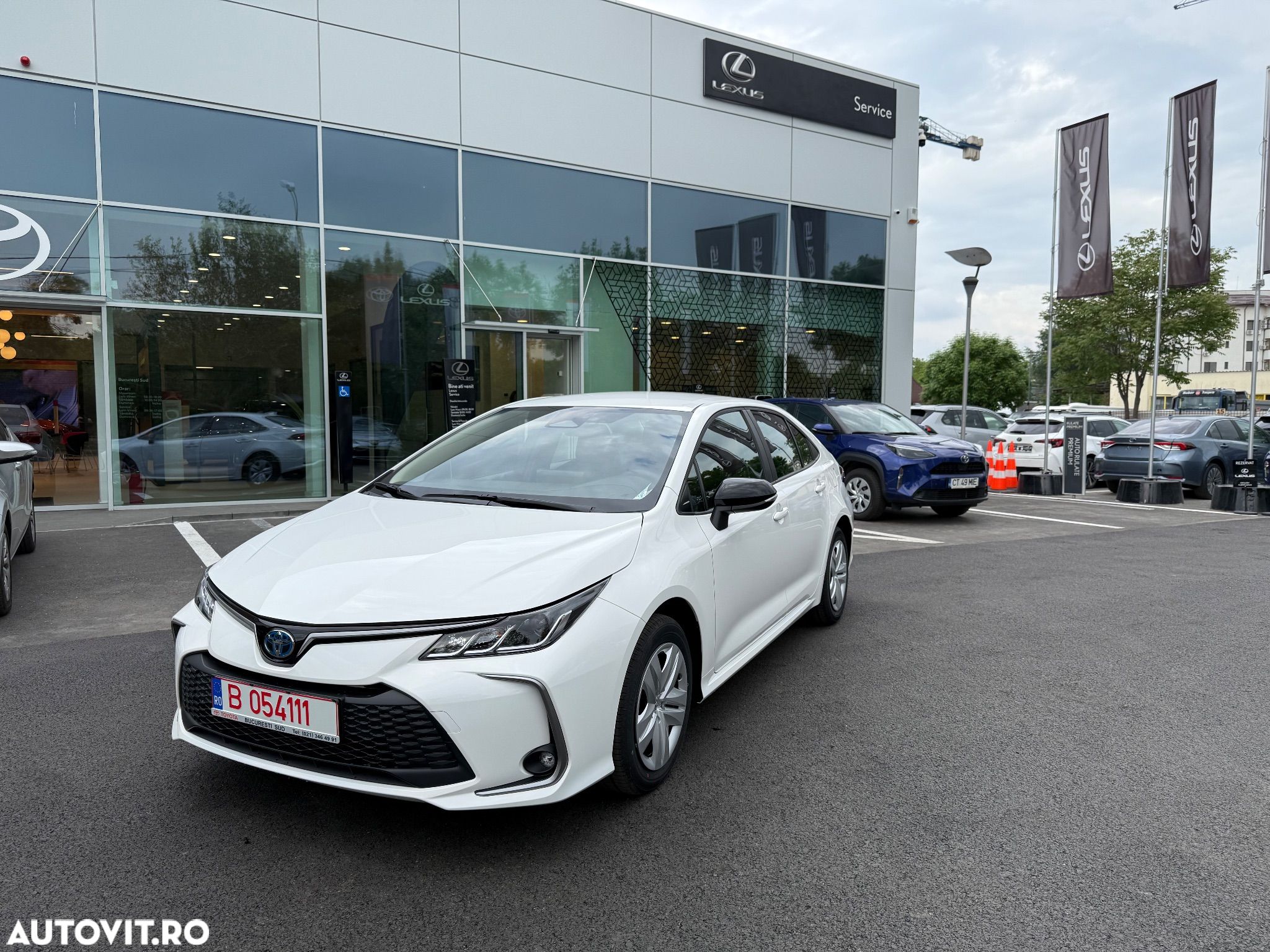 Toyota Corolla Sedan 1.8 HEV Eco - 1