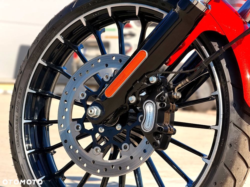 Harley-Davidson FXSB Breakout - 32