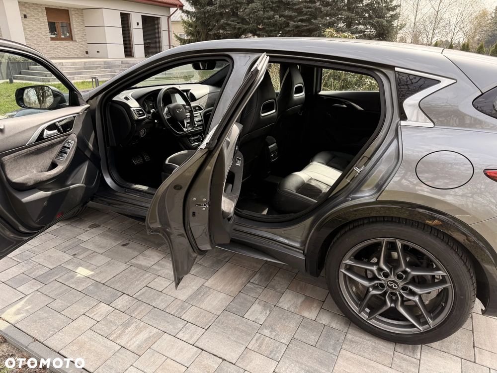 Infiniti Q30 1.6t DCT Sport - 4