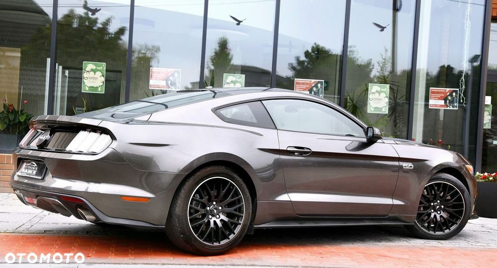 Ford Mustang - 8