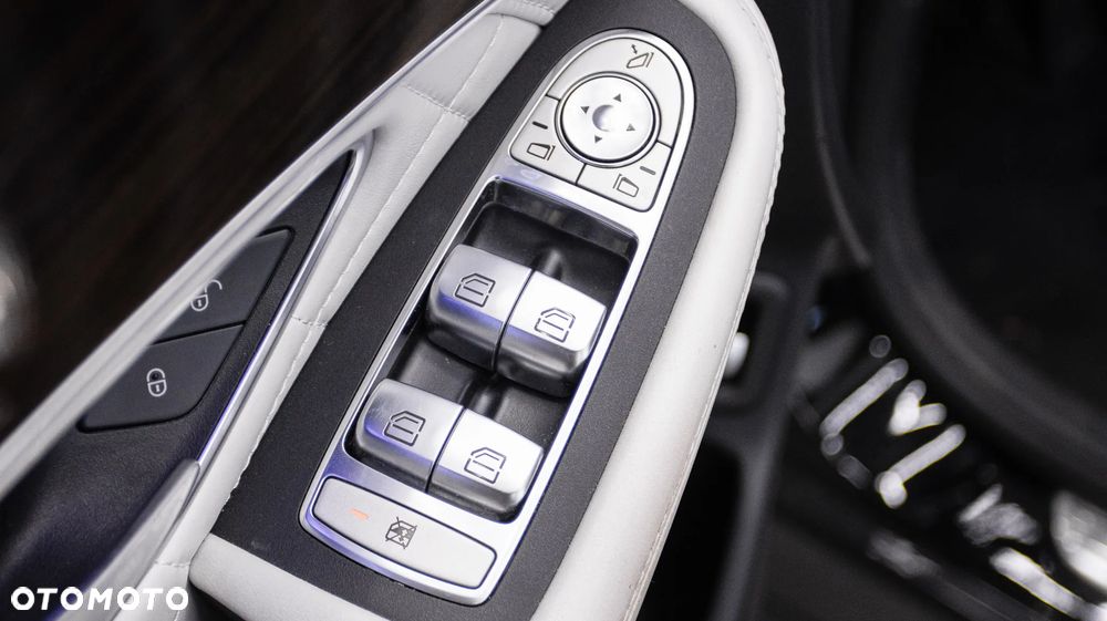 Mercedes-Benz GLC 300 e 4-Matic - 37