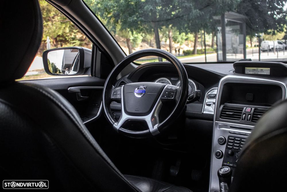 Volvo XC 60 2.0 D3 Drive - 33