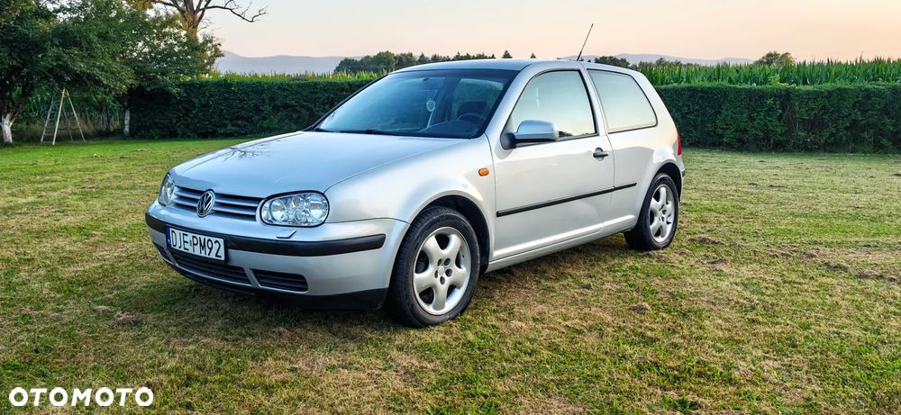 Volkswagen Golf 1.6 Comfortline - 1